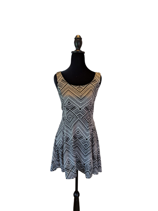 Thrifted like new H&M Divided Colletion .